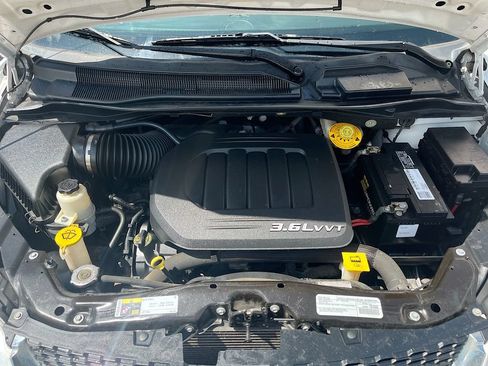 Used 2018 Dodge Grand Caravan SXT FWD image 30