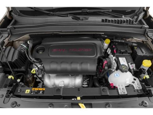 Used 2018 Jeep Renegade Latitude w/ Cold Weather Group AWD/4WD image 13