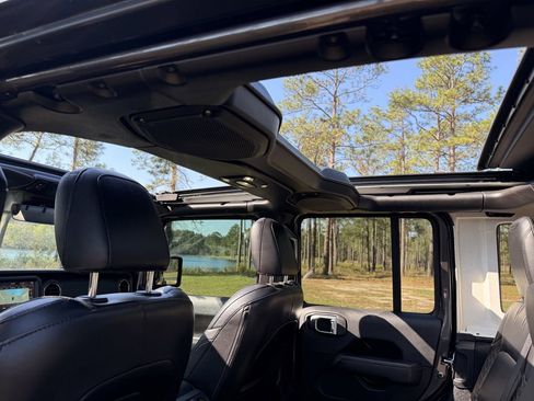 Used 2021 Jeep Wrangler Unlimited Sahara AWD/4WD image 36
