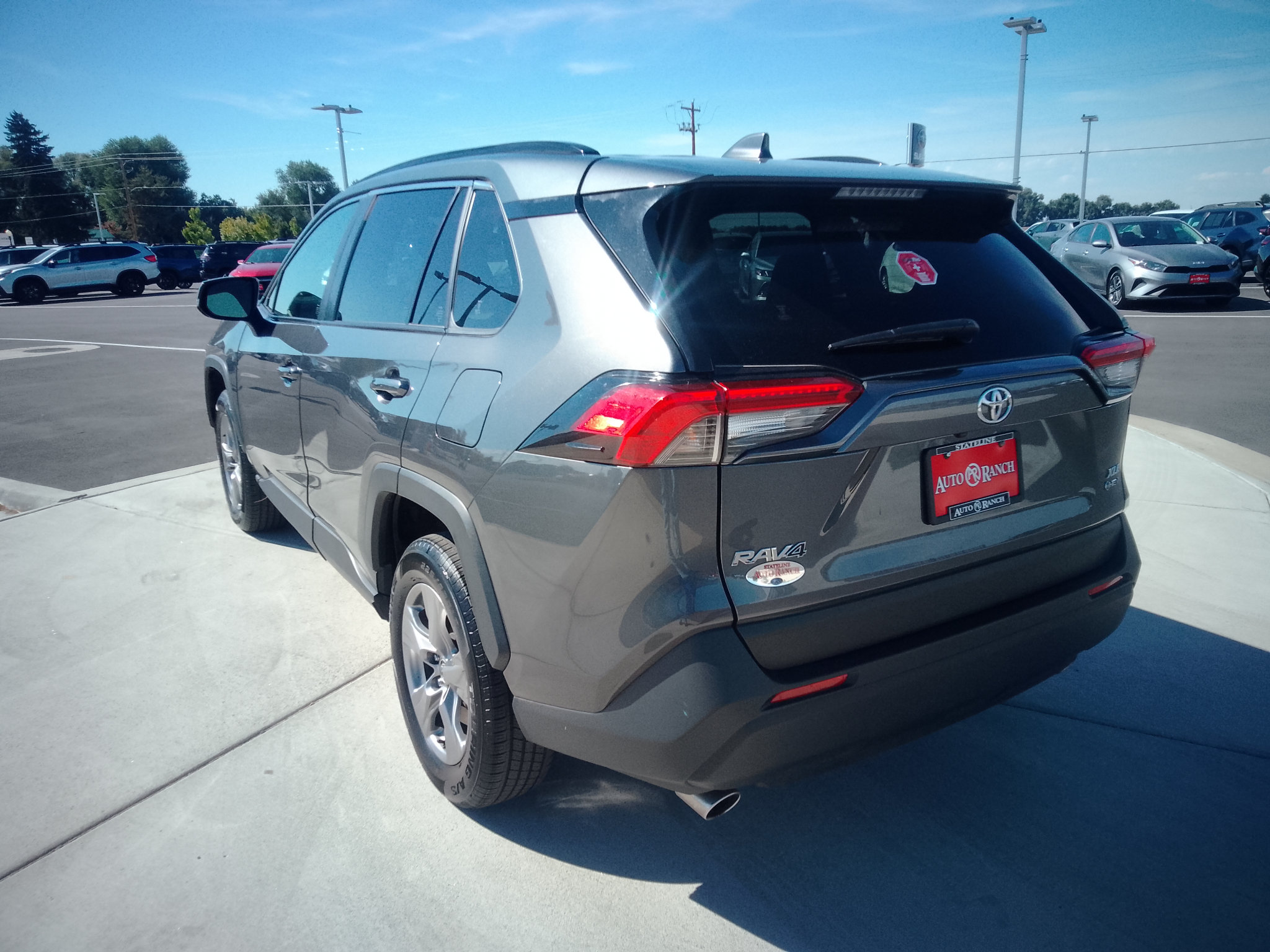 Used 2025 Toyota RAV4 XLE AWD/4WD image 4