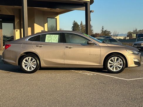 Used 2024 Chevrolet Malibu LT image 3