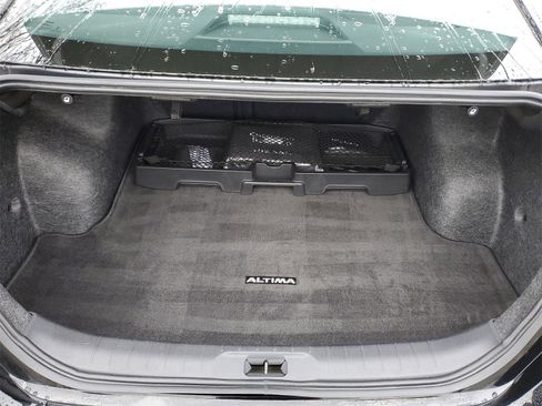 Used 2025 Nissan Altima 2.5 SR w/ SR Premium Package image 9