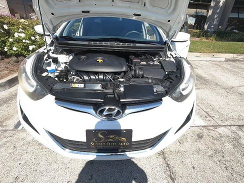 Used 2016 Hyundai Elantra SE FWD image 17