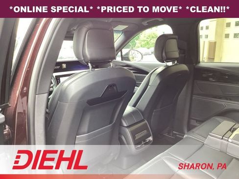 Used 2024 Lincoln Nautilus Premier w/ Jet Appearance Package AWD/4WD image 18