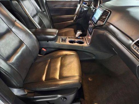 Used 2020 Jeep Grand Cherokee Limited image 22
