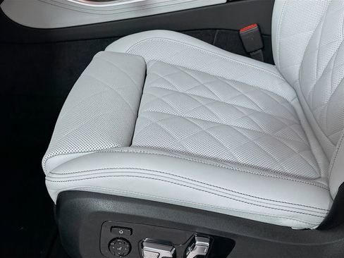 New 2026 BMW X5 xDrive50e w/ Executive Package image 21