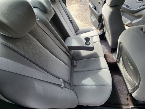 Used 2010 Hyundai Elantra GLS image 9