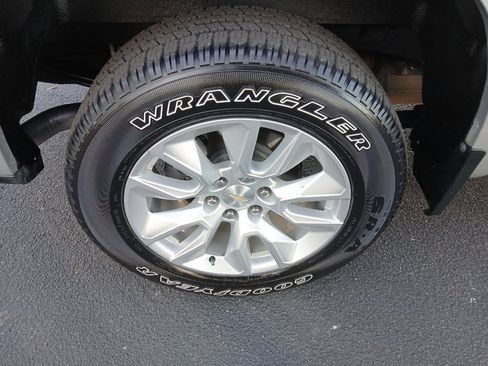 Used 2022 Chevrolet Silverado 1500 Custom image 19