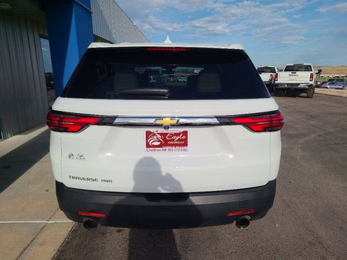 Used 2022 Chevrolet Traverse LS image 7