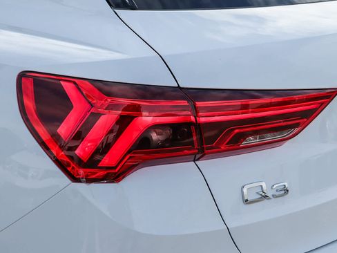 New 2025 Audi Q3 2.0T Premium image 12