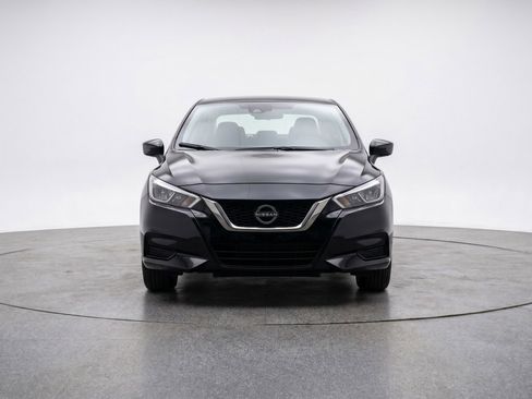 Used 2025 Nissan Versa SV FWD image 2