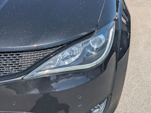 Used 2018 Chrysler Pacifica Limited w/ Advanced Safetytec Group image 13