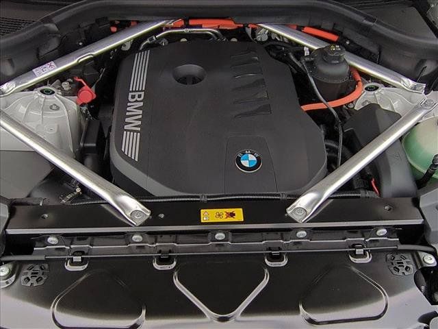 Used 2026 BMW X5 xDrive50e w/ M Sport Package AWD/4WD image 15