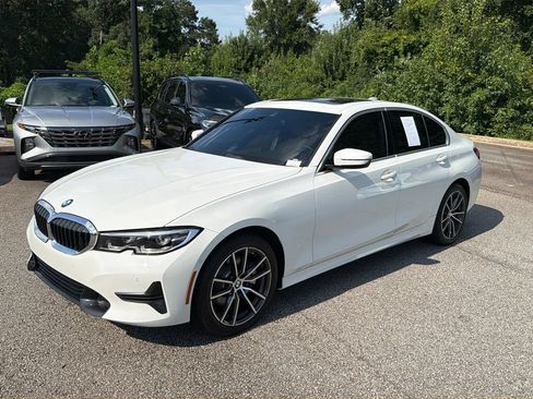 Used 2022 BMW 330i Sedan w/ Driving Assistance Package RWD image 3