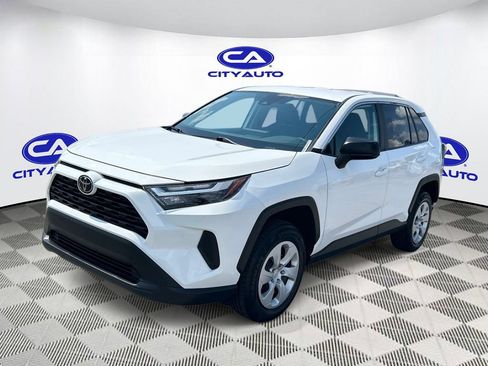 Used 2025 Toyota RAV4 LE AWD/4WD image 8