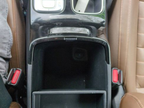 Used 2022 Kia Telluride SX w/ SX Prestige Package image 33