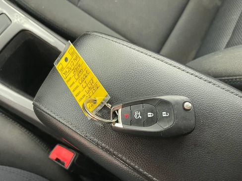 Used 2016 Chevrolet Cruze LT FWD image 4