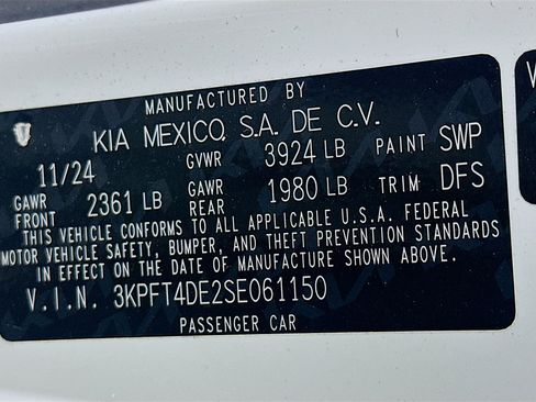 Used 2025 Kia K4 LXS image 12