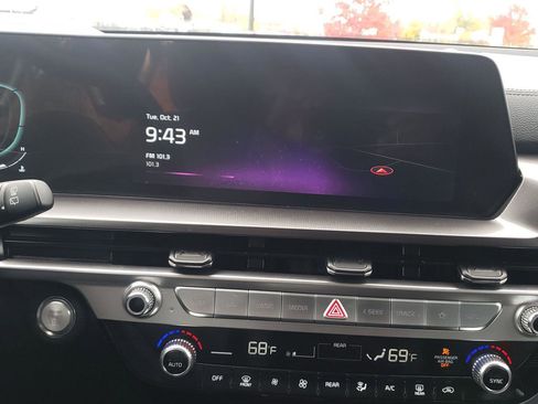 Used 2024 Kia Telluride LX image 27