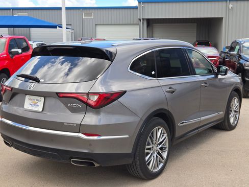 Used 2023 Acura MDX SH-AWD w/ Advance Package image 3