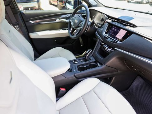 Used 2025 Cadillac XT5 Sportv w/ LPO, Floor Liner Package AWD/4WD image 30