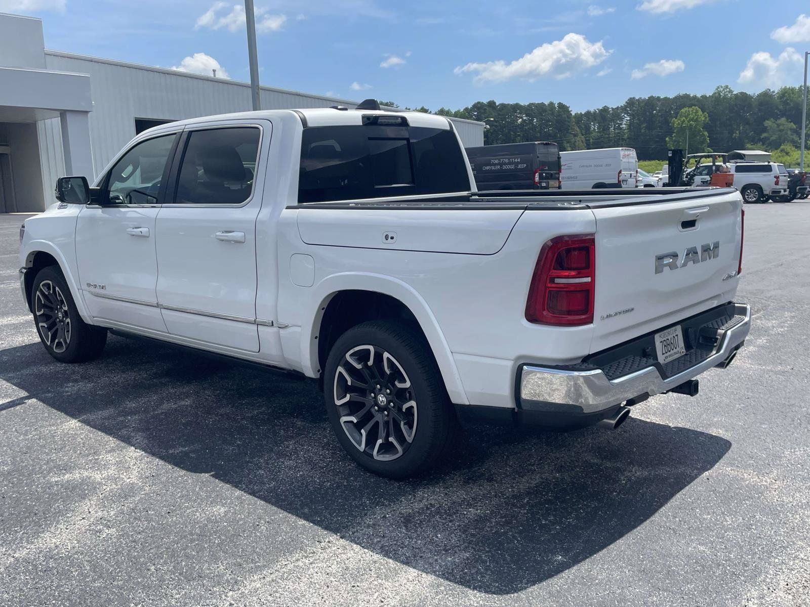 Used 2025 RAM 1500 Limited AWD/4WD image 10