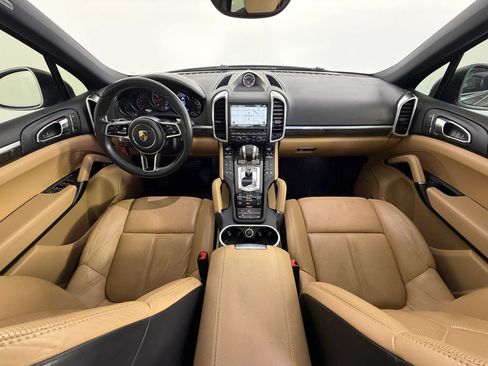 Used 2016 Porsche Cayenne AWD/4WD image 30