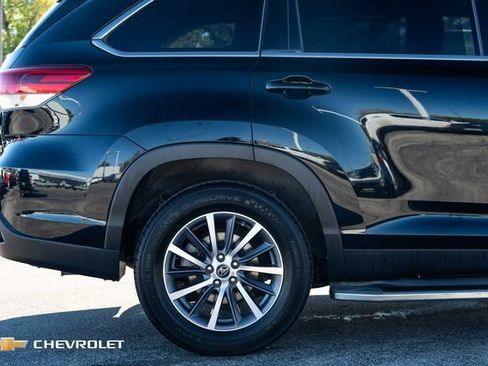 Used 2019 Toyota Highlander XLE image 5