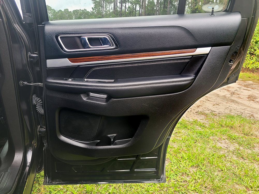 Used 2016 Ford Explorer Limited w/ Equipment Group 301A FWD image 31