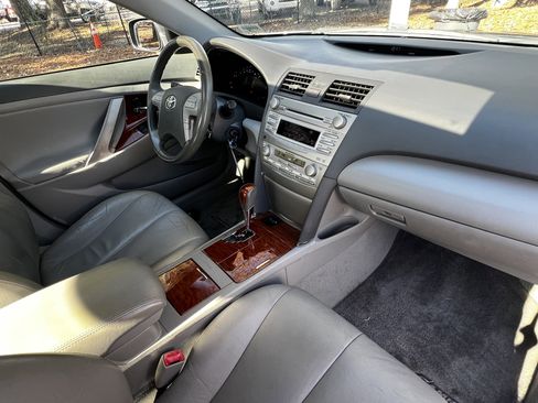 Used 2011 Toyota Camry XLE image 45