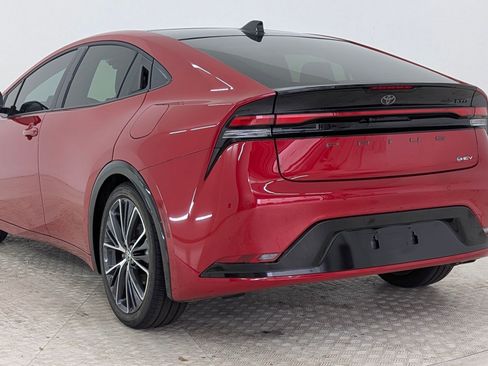 Used 2025 Toyota Prius Limited image 3