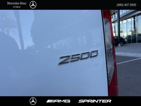 Used 2025 Mercedes-Benz Sprinter 2500 image 5