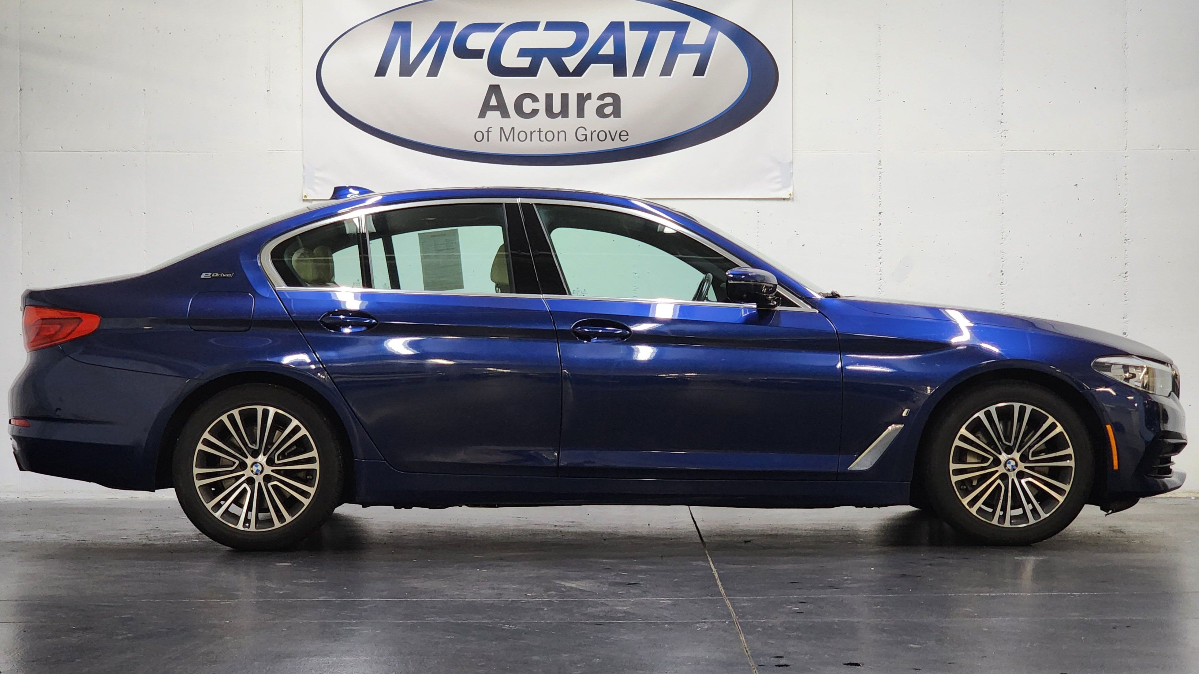 Used 2019 BMW 530e xDrive w/ Premium Package AWD/4WD image 5