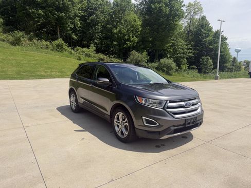 Used 2018 Ford Edge Titanium w/ Equipment Group 301A AWD/4WD image 4