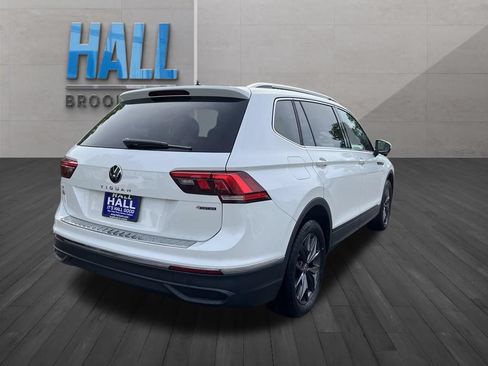 Certified 2023 Volkswagen Tiguan SE w/ Panoramic Sunroof Package AWD/4WD image 6