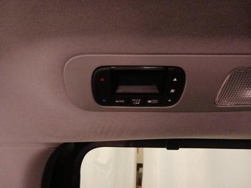 Used 2023 Honda Odyssey Elite image 34