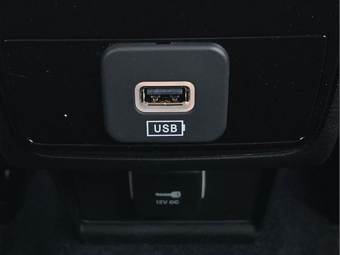 Used 2025 Jeep Compass Sport image 10