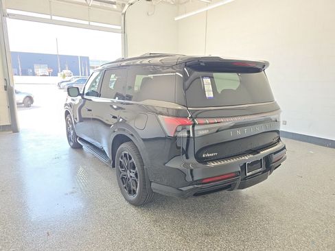 New 2026 INFINITI QX80 4WD image 3
