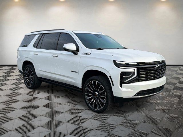 Used 2025 Chevrolet Tahoe High Country AWD/4WD image 3