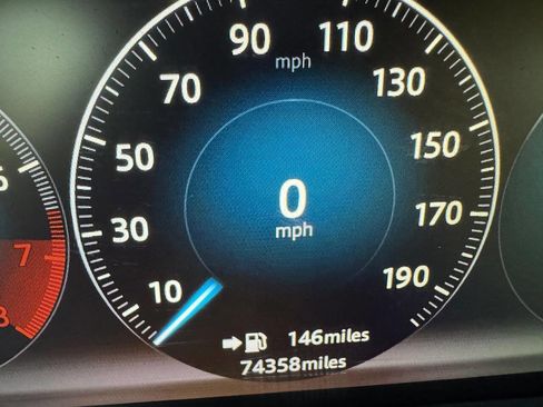 Used 2016 Jaguar XJ R-Sport image 14