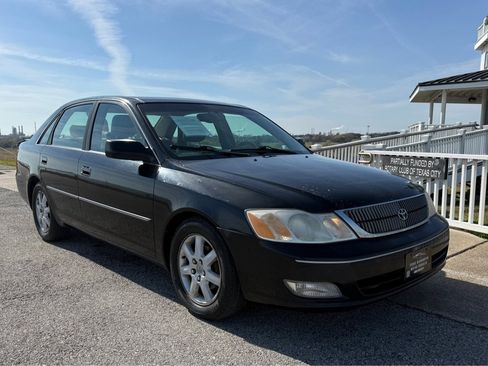 Used 2000 Toyota Avalon XLS image 3