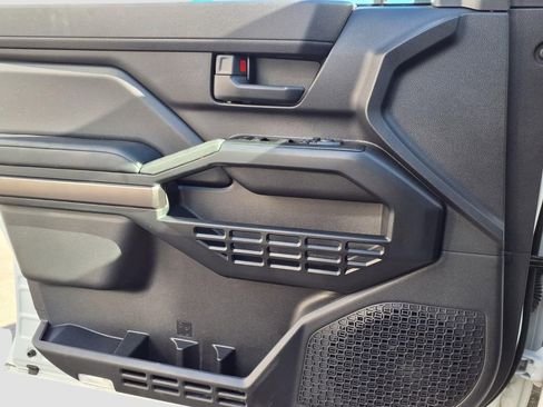 Used 2025 Toyota 4Runner SR5 image 31