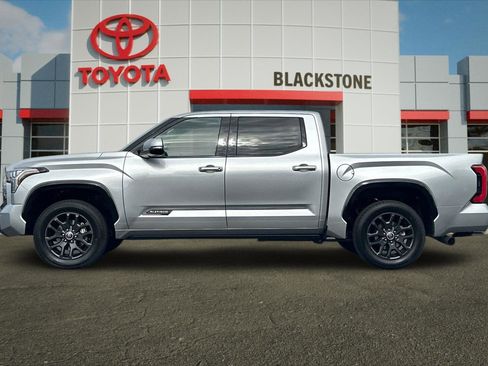 Used 2023 Toyota Tundra Platinum w/ Advanced Package AWD/4WD image 6