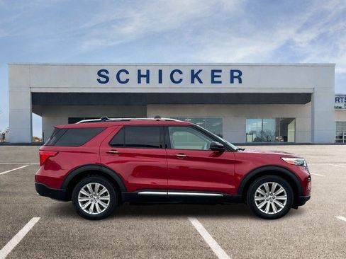 Used 2021 Ford Explorer Limited w/ Equipment Group 301A AWD/4WD image 2