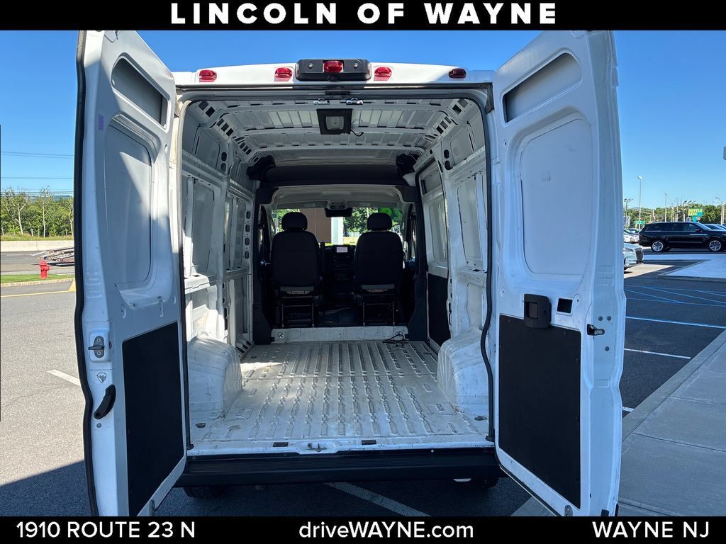 Used 2024 RAM ProMaster 2500 w/ Convenience Group FWD image 6