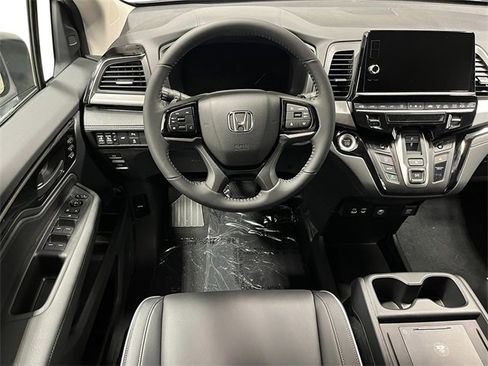 New 2026 Honda Odyssey Touring image 19