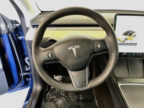 Used 2021 Tesla Model Y Long Range AWD/4WD image 10