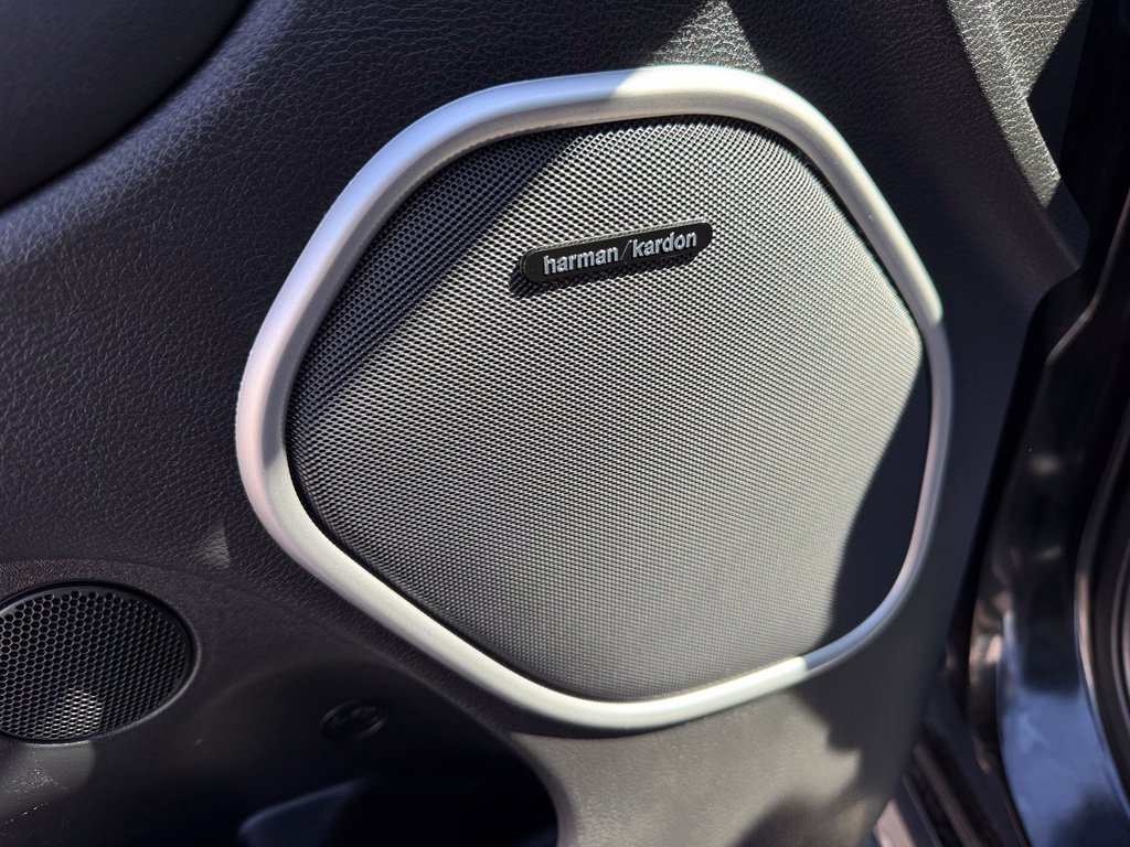Used 2016 Jeep Grand Cherokee SRT AWD/4WD image 23