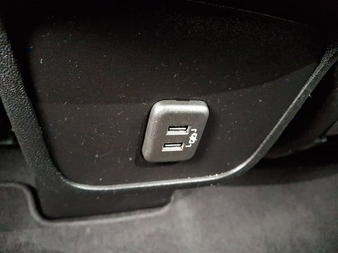 Used 2019 Chevrolet Equinox LT image 12