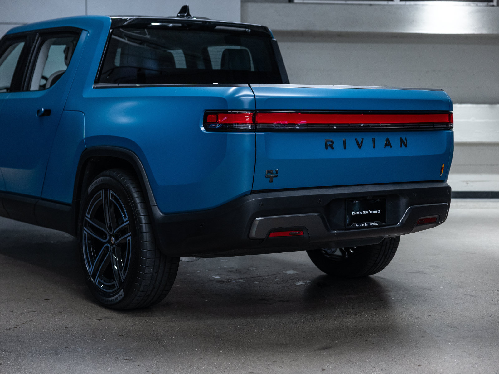 Used 2026 Rivian R1T Premium Quad AWD/4WD image 22